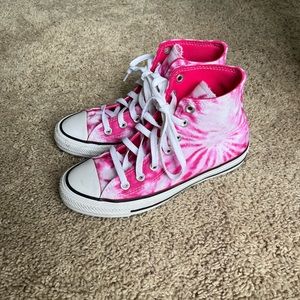 Converse Hi-Top (women’s 6/men’s 4)